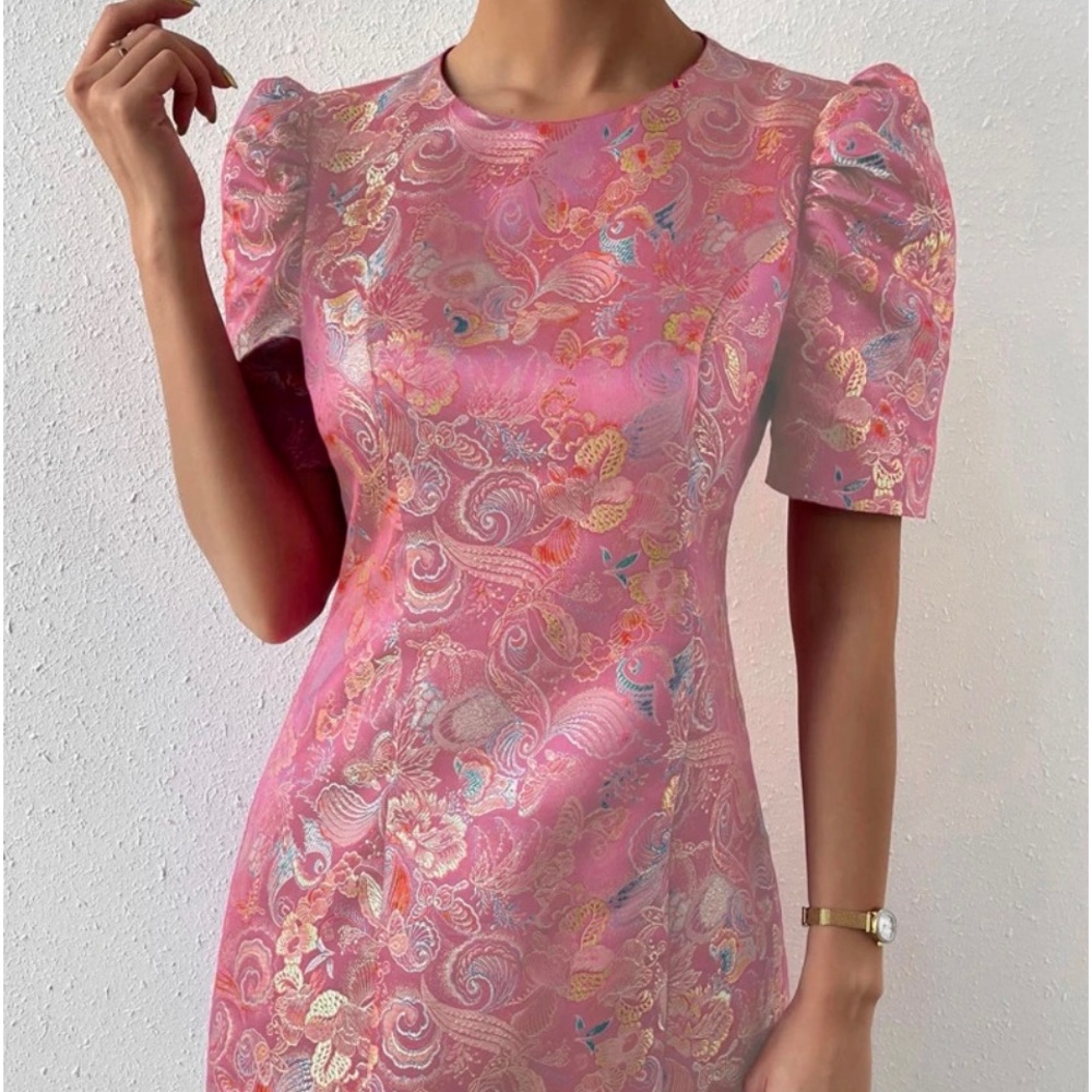 NEW- Never Worn- Puff sleeve, floral, print, form fitting dress.